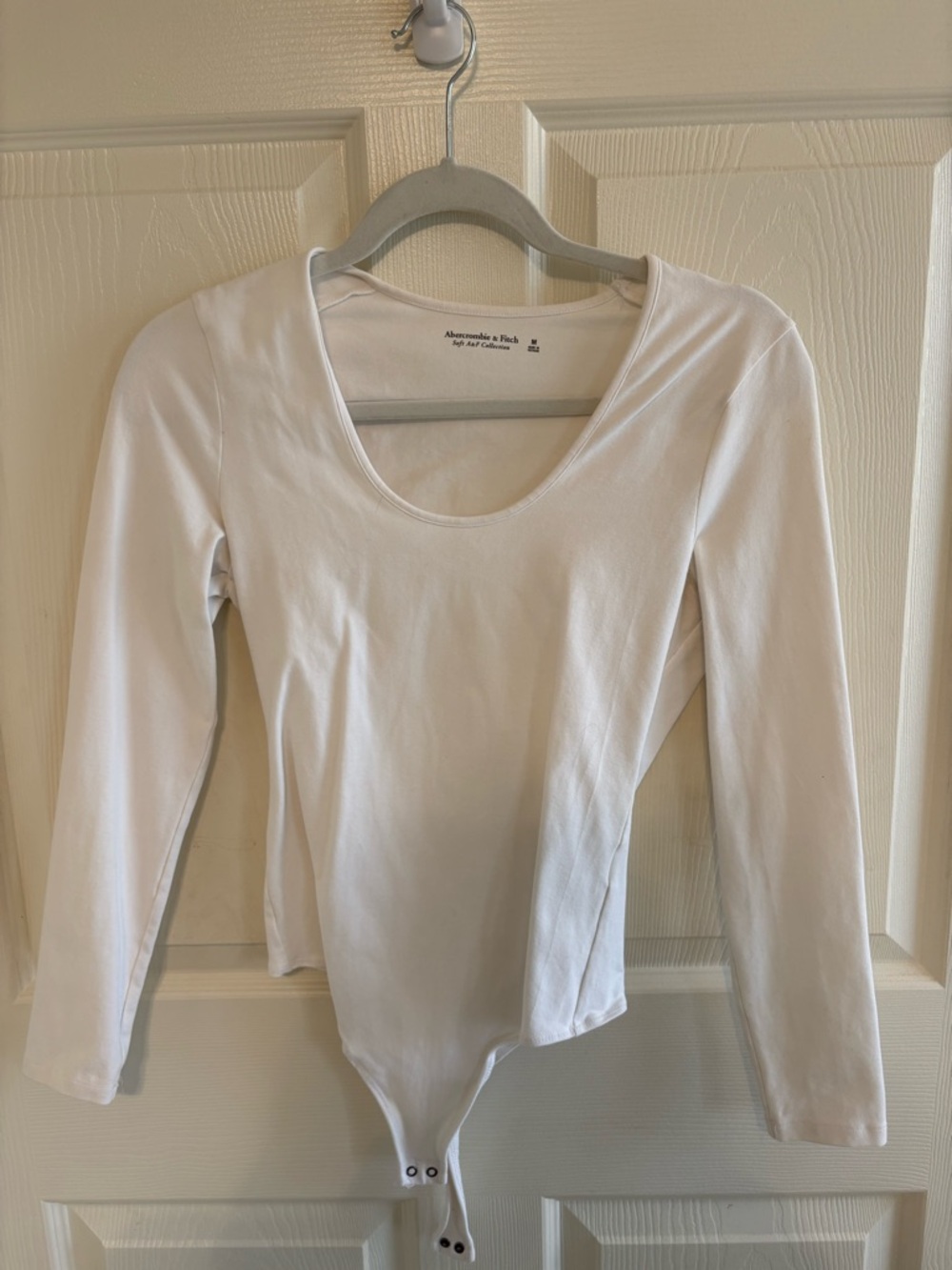 Abercrombie & Fitch White Long-Sleeve Scoop-Neck Bodysuit